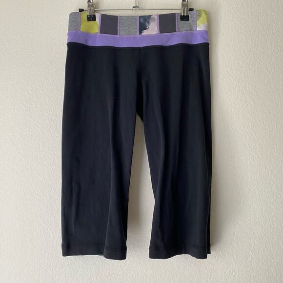 lululemon athletica Pants - Lululemon sz 6 yoga athletic shorts‎